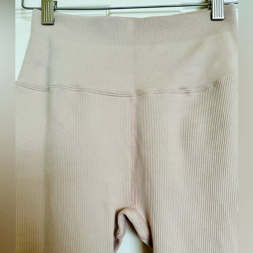 Spiritual Gangster love sculpt seamless leggings in pink sky size XS/S. NWT - Picture 4 of 11